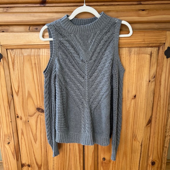 NWT Aeropostale Cold Shoulder Sweater Gray Knit Women's Size Medium - Picture 1 of 6